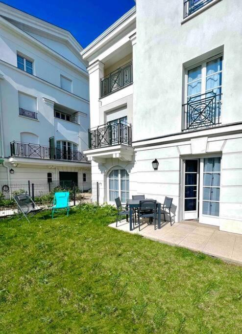 Newwilliam Apartment Serris Exterior photo